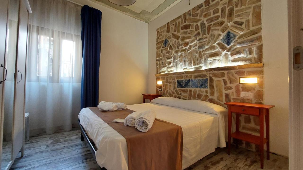 カステッランマーレ・デル・ゴルフォ Emporium Bed & Breakfast エクステリア 写真