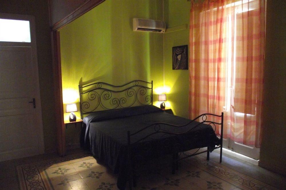 カステッランマーレ・デル・ゴルフォ Emporium Bed & Breakfast エクステリア 写真